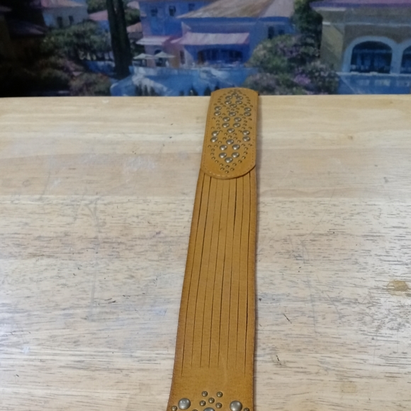 Linea Pelle Handmade Studded Genuine Leather Belt Size Medium 32"-36".🏇🏆 - Picture 11 of 12